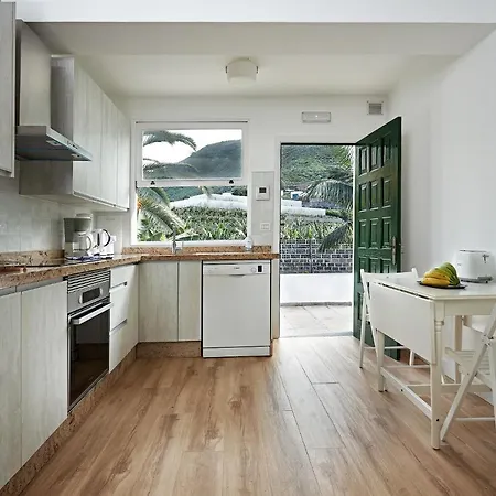 Sabinas Playa - El Guincho, Garachico Holiday home *